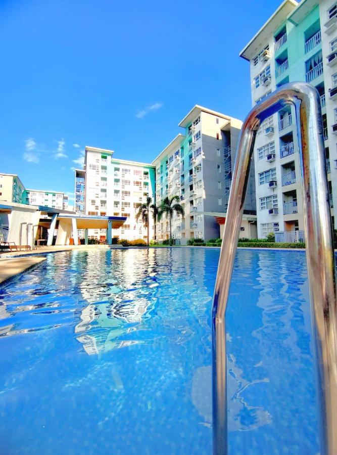 Davao Condo 2BR Pool Wifi Netflix Esterno foto