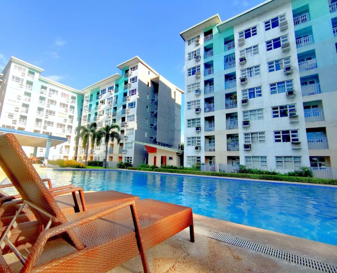 Davao Condo 2BR Pool Wifi Netflix Esterno foto