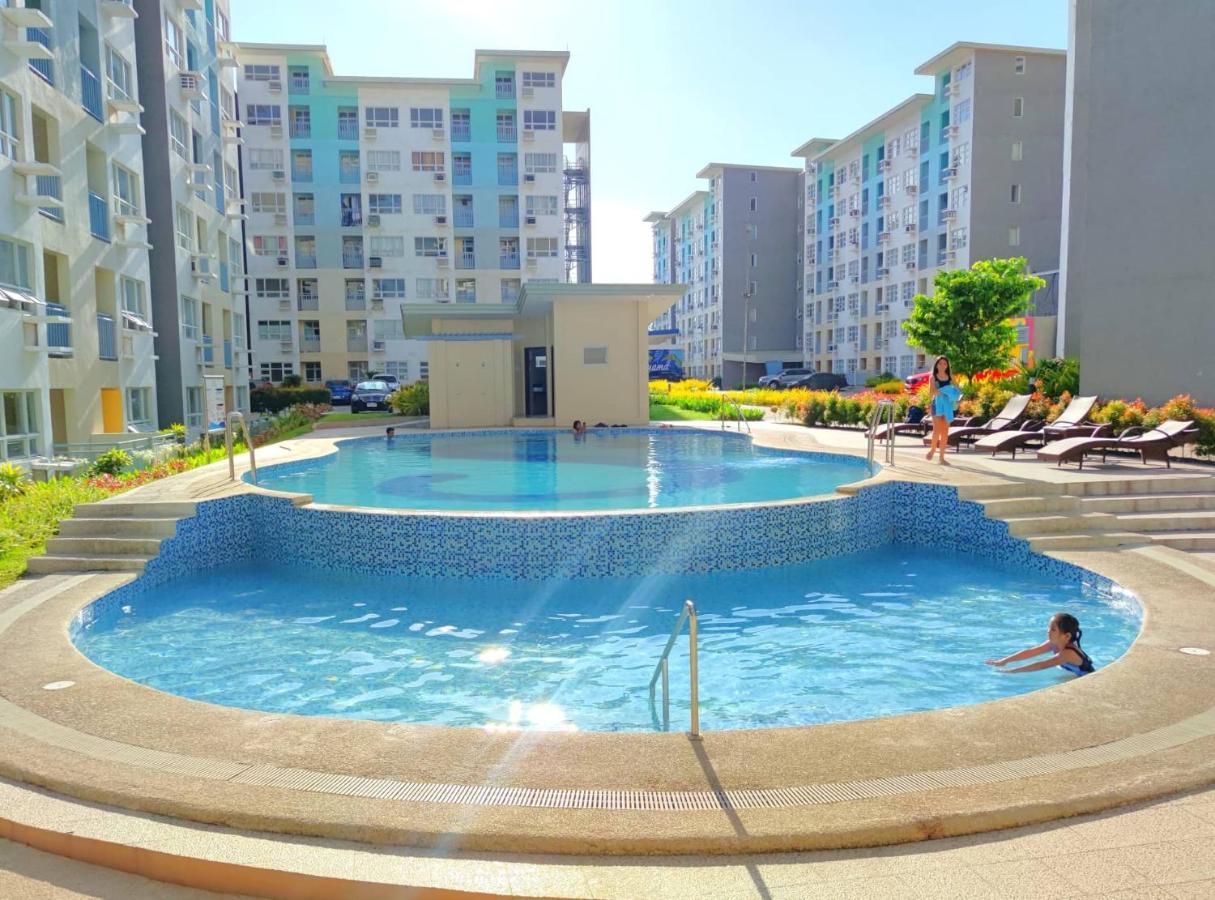 Davao Condo 2BR Pool Wifi Netflix Esterno foto