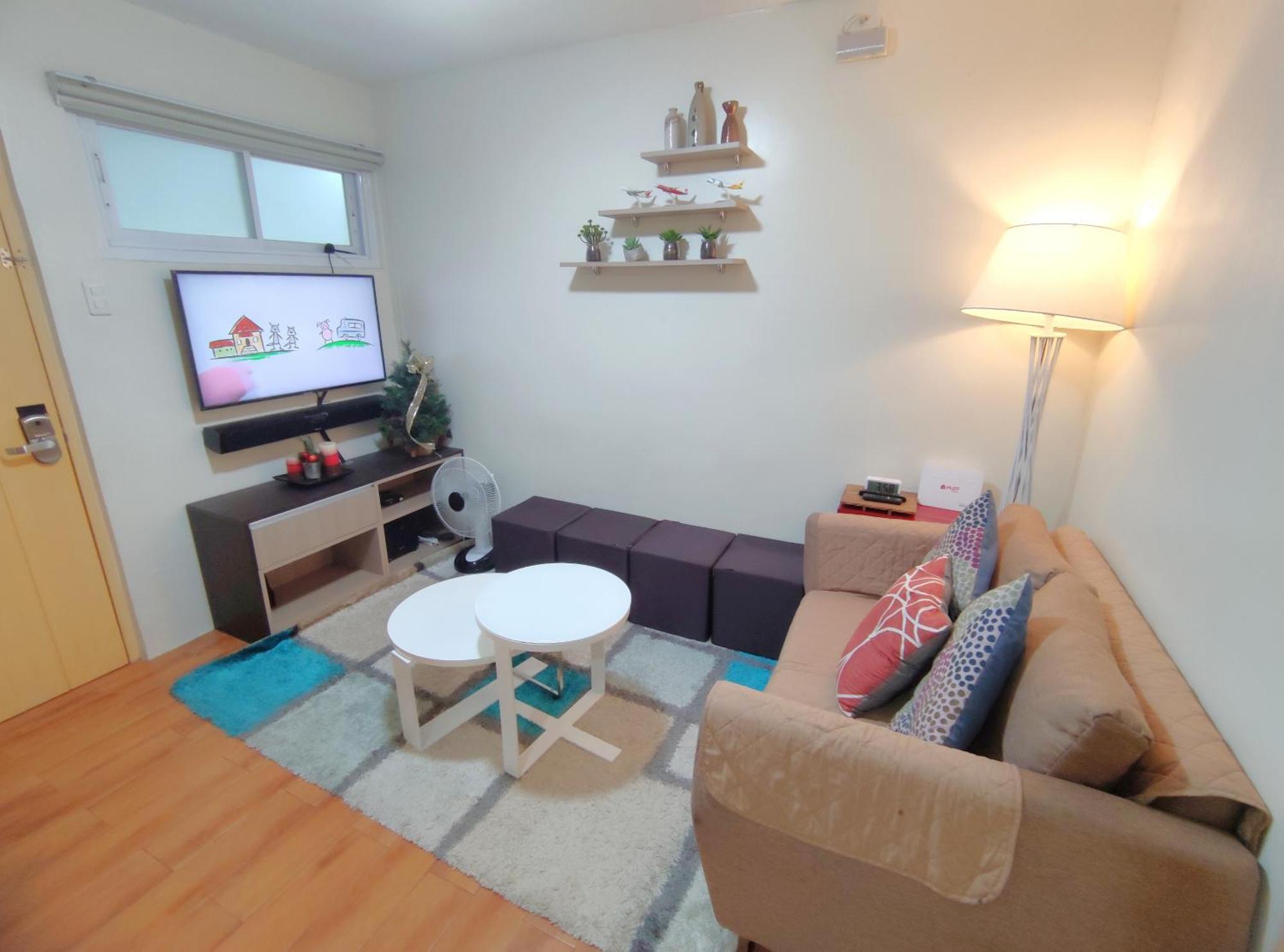 Davao Condo 2BR Pool Wifi Netflix Esterno foto