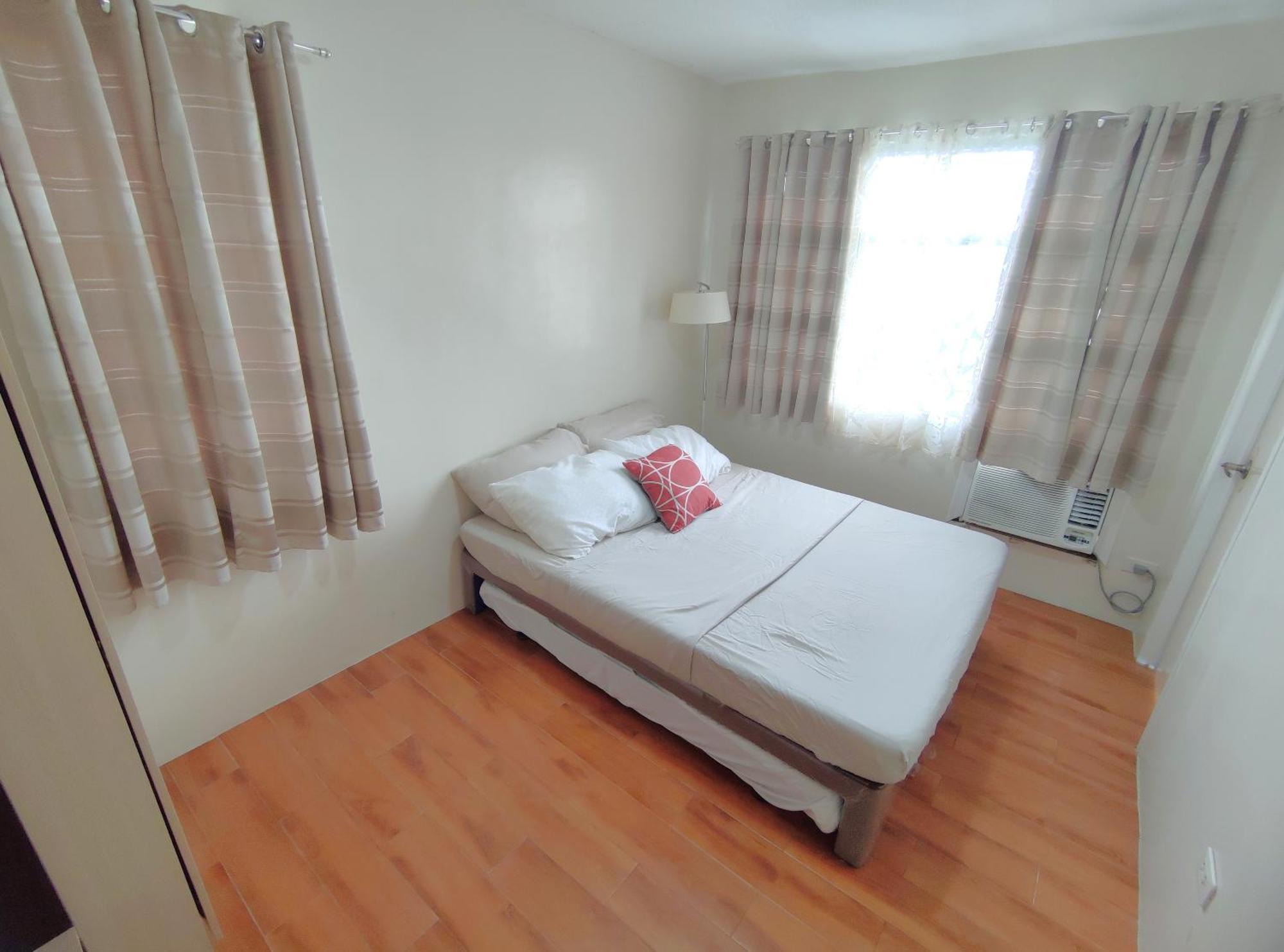 Davao Condo 2BR Pool Wifi Netflix Esterno foto