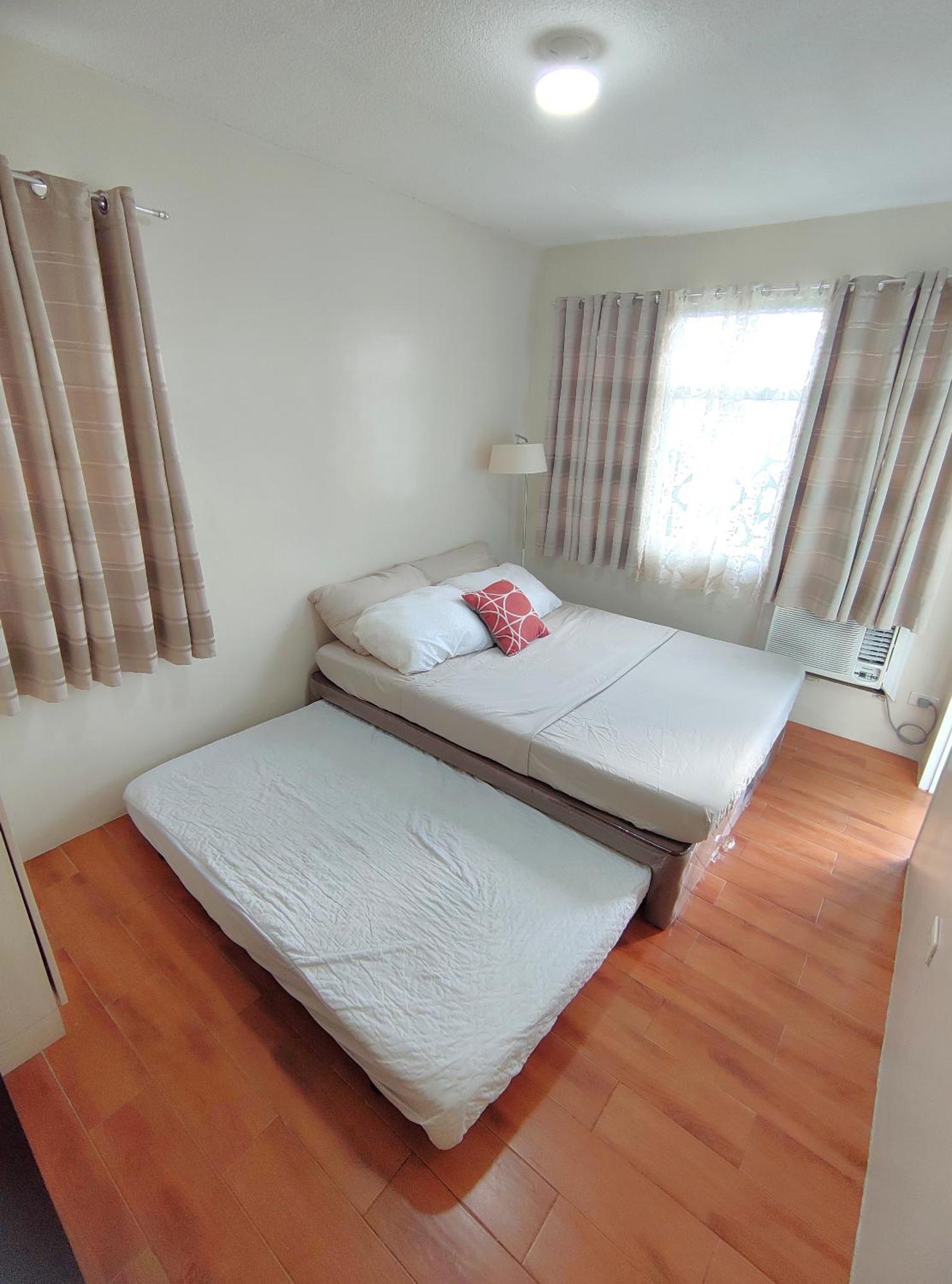 Davao Condo 2BR Pool Wifi Netflix Esterno foto