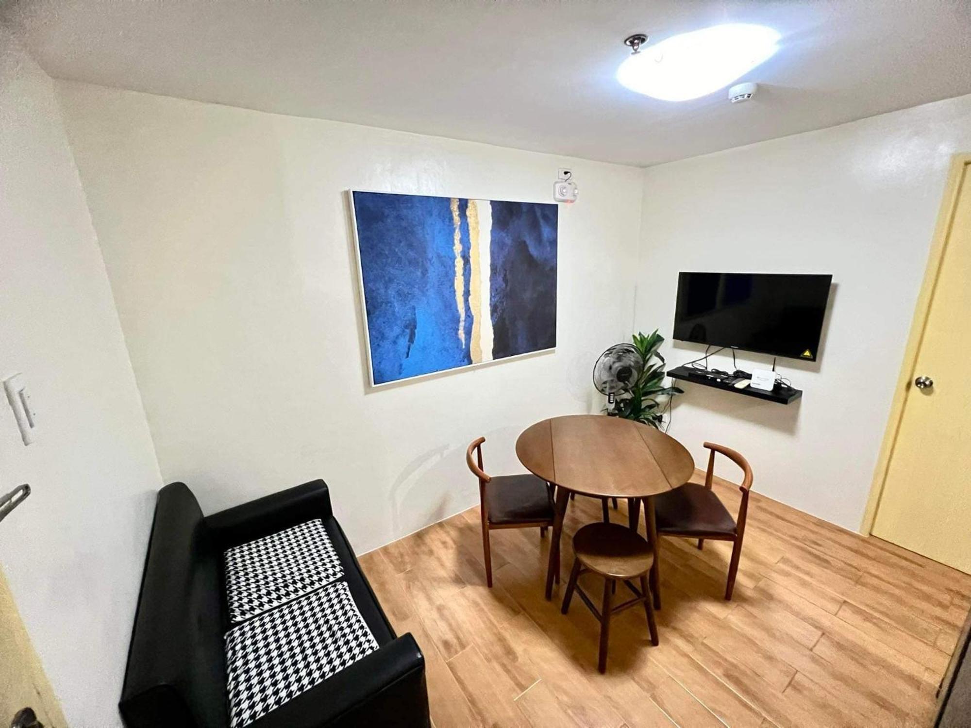 Davao Condo 2BR Pool Wifi Netflix Esterno foto