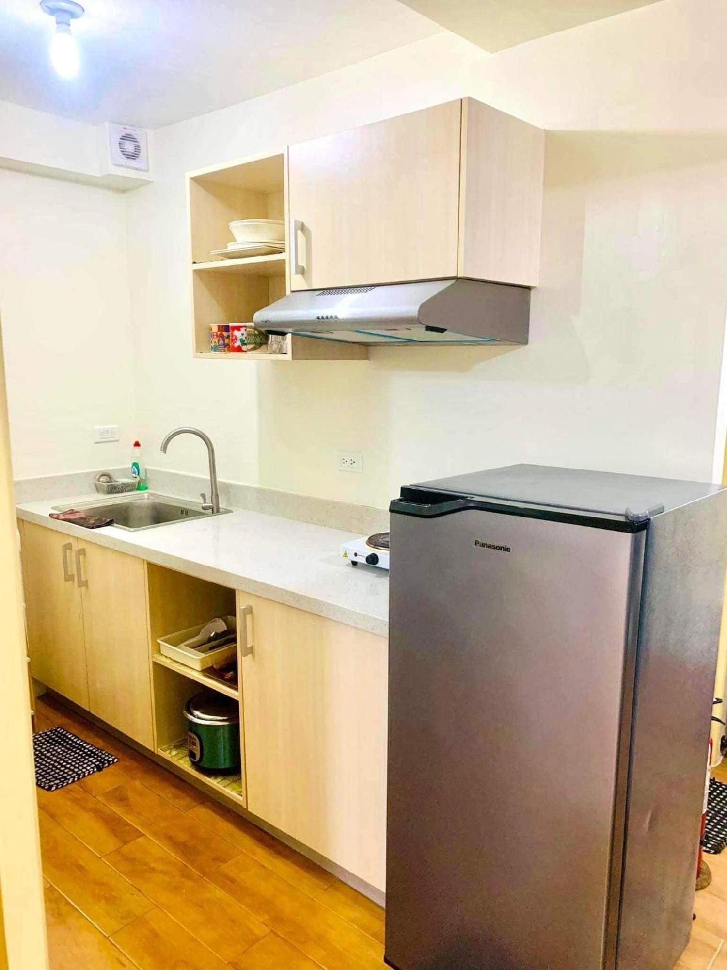 Davao Condo 2BR Pool Wifi Netflix Esterno foto